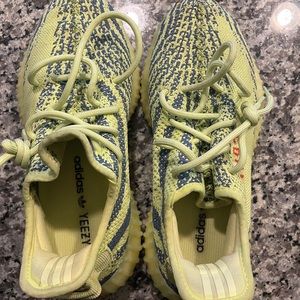 YEEZY
"SEMI FROZEN YELLOW" 
IN A SIZE 6